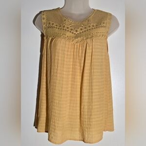 Blu-Pepper ladies top sz small Euc yellow
